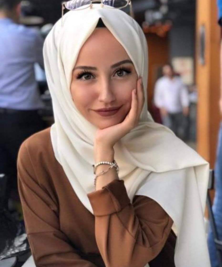 Türbanlı Escort Bayan Fatmayla Sınırları Zorlayın